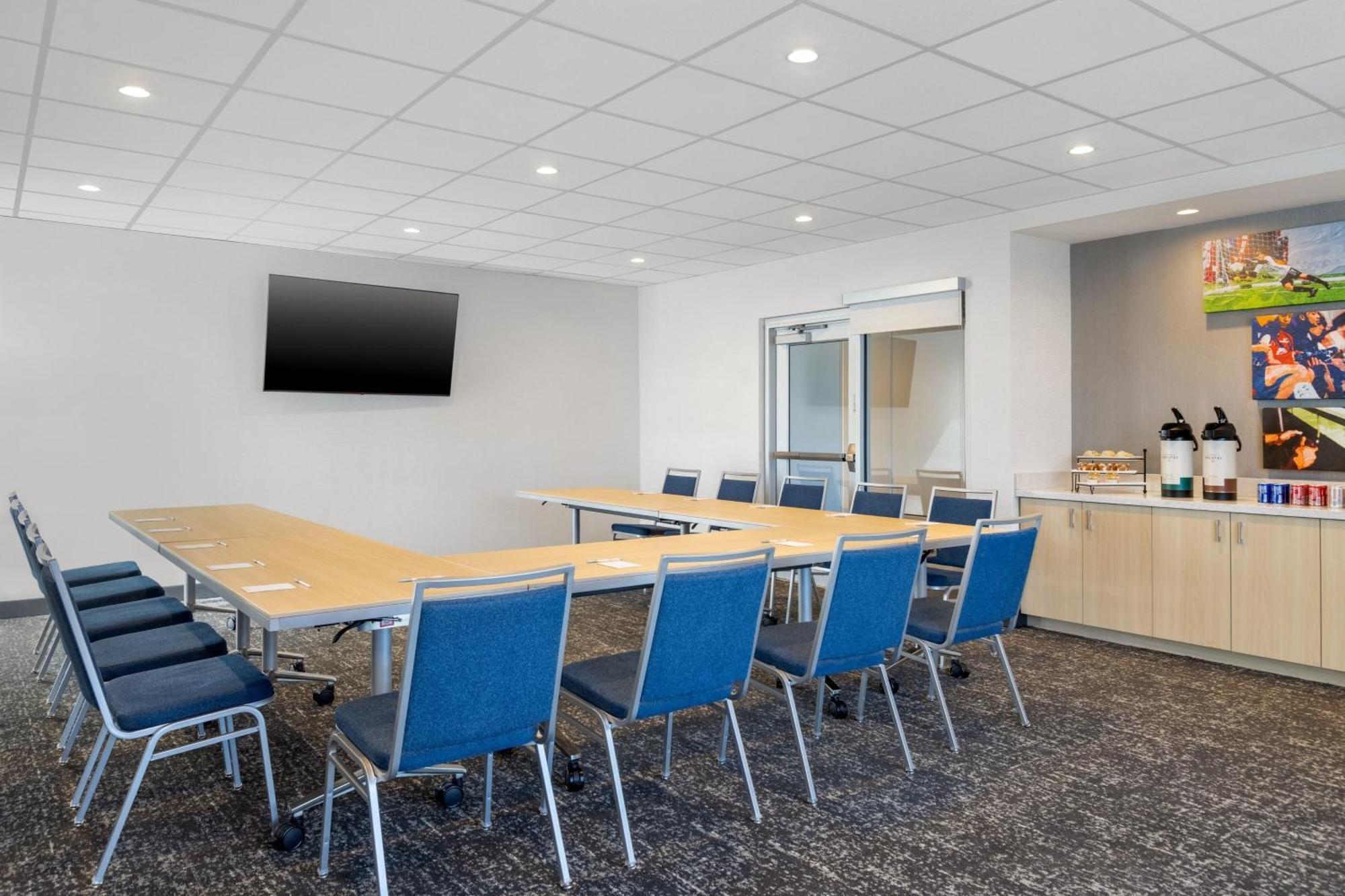 Towneplace Suites By Marriott Geneva At Spire Academy Dış mekan fotoğraf