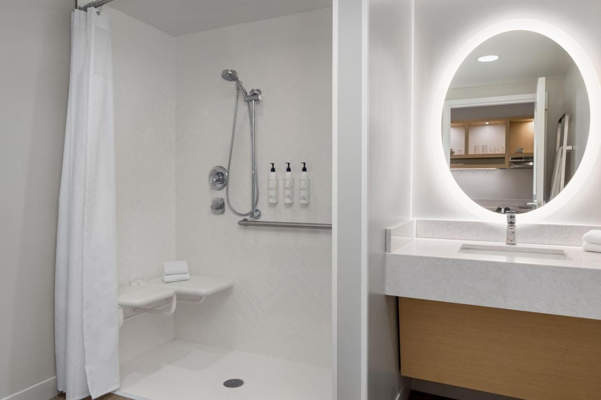 Towneplace Suites By Marriott Geneva At Spire Academy Dış mekan fotoğraf