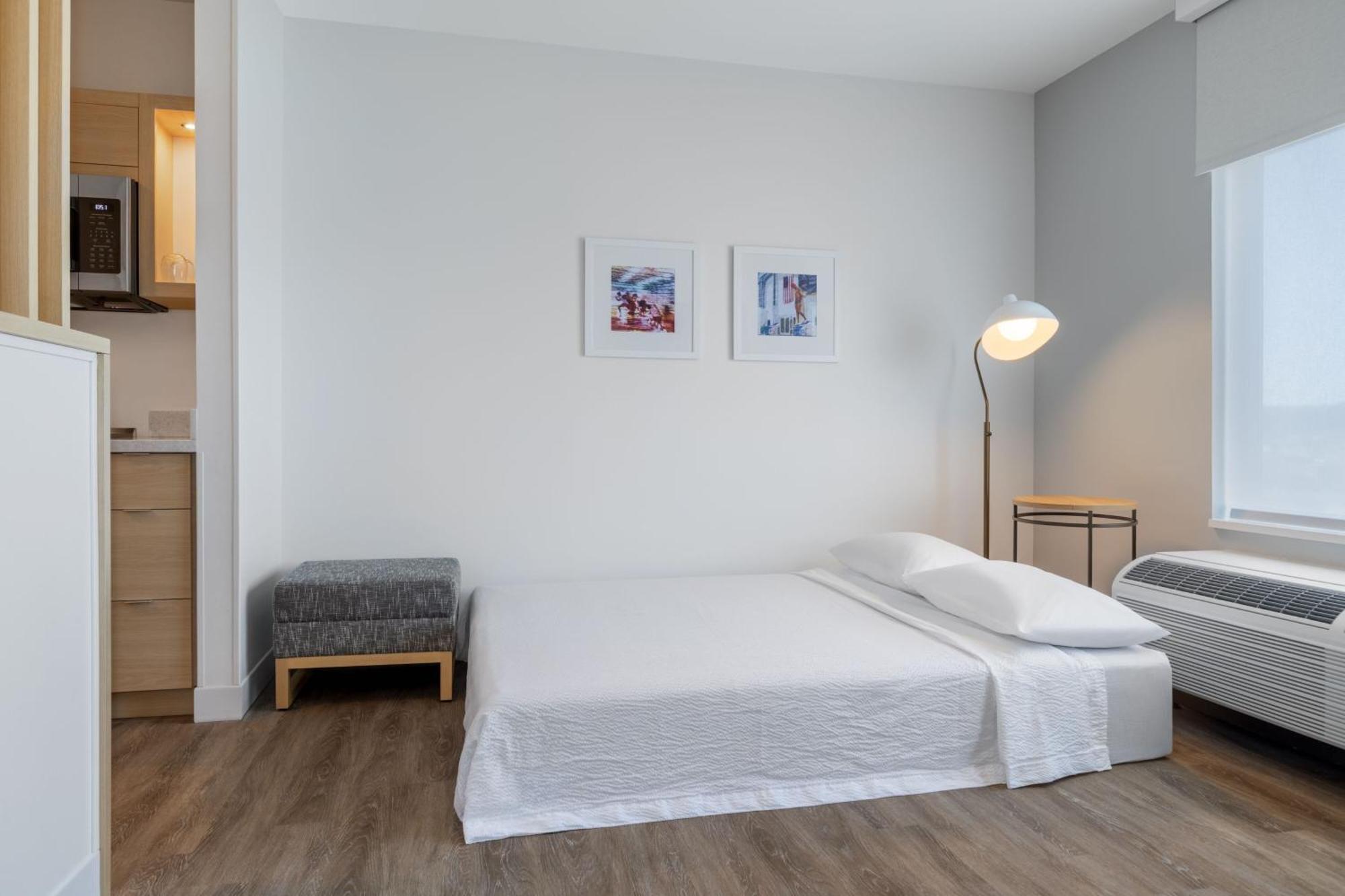 Towneplace Suites By Marriott Geneva At Spire Academy Dış mekan fotoğraf